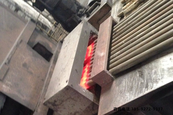 铁杆热处理采用HULUWA葫芦娃下载入口安卓加中频炉的热淬火表面强化