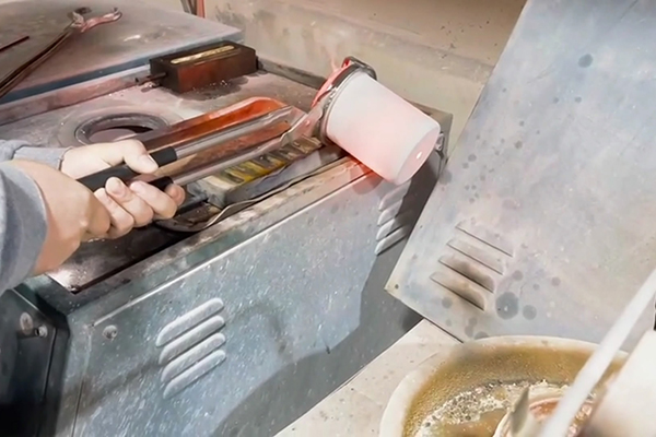 一体式熔炼炉，中高频熔金机，贵金属金银熔炼设备，可定制大小