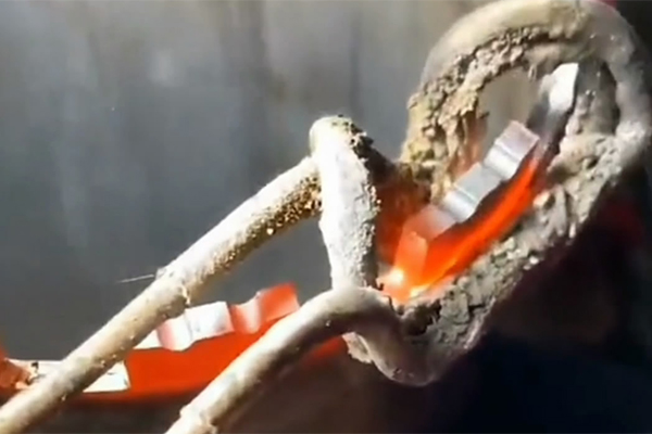 高频焊机对水钻头合金焊接过程