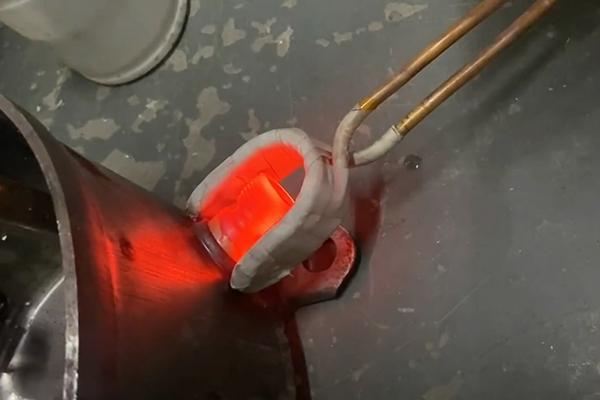 手持式高频焊机，高频加热机它不单可以焊接铜管，还可以做热处理