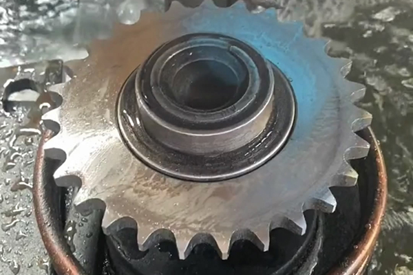 小型齿轮HULUWA葫芦娃18禁污网站入口 齿轮高频淬火机