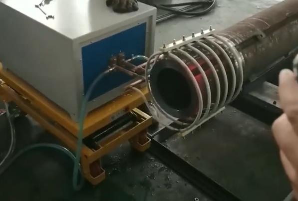 HULUWA葫芦娃下载入口安卓加热设备加热使口径扩大来实现热套，热装配