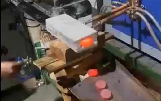 超音频HULUWA葫芦娃下载入口安卓加热炉 铁饼自动送料上料加热处理