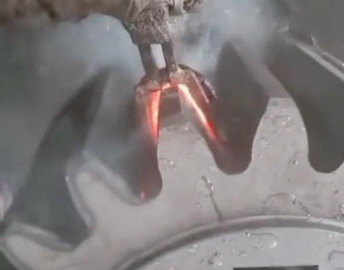 中频HULUWA葫芦娃18禁污网站入口 齿轮沿齿单齿淬火