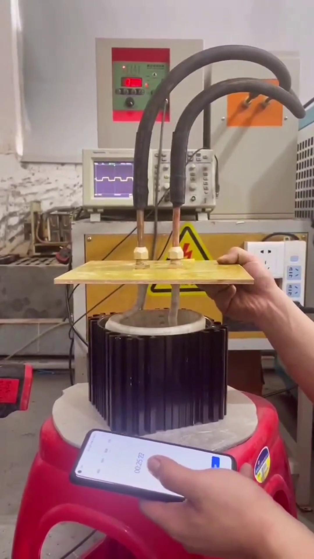 中频电机热套，转子热装，马达壳热配合 铝件热处理 中频HULUWA葫芦娃下载入口安卓加热设备