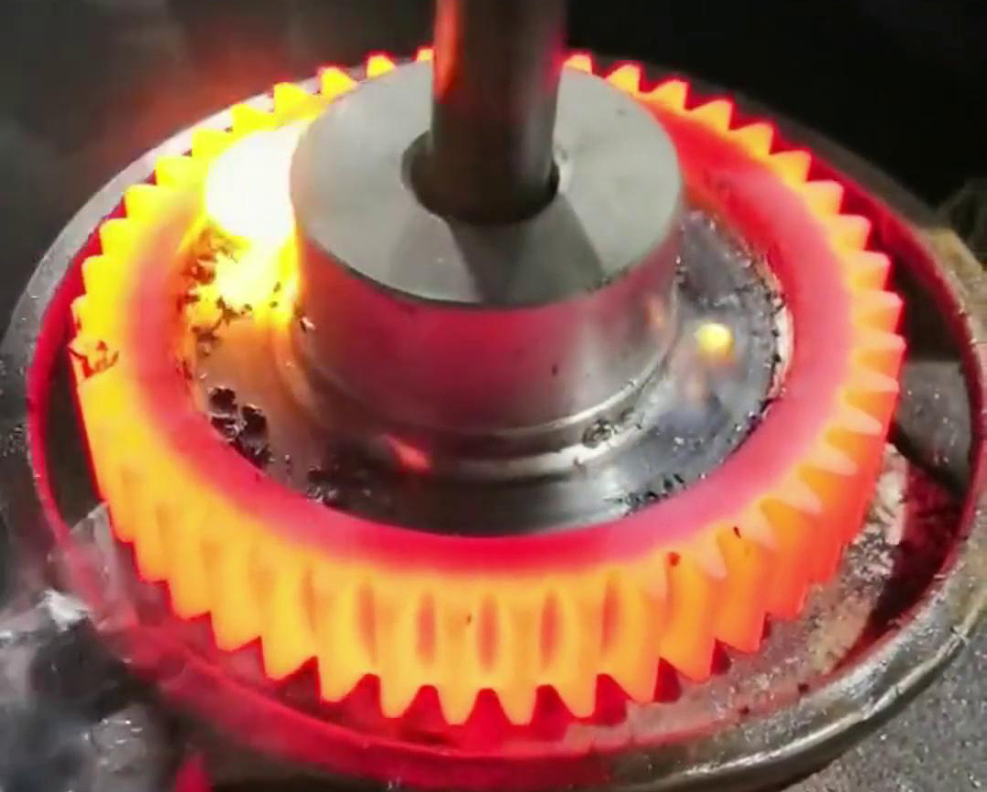 高频齿轮淬火提高硬度和耐磨性的详细解析(图2) 高频齿轮淬火提高硬度和耐磨性的详细解析(图2)