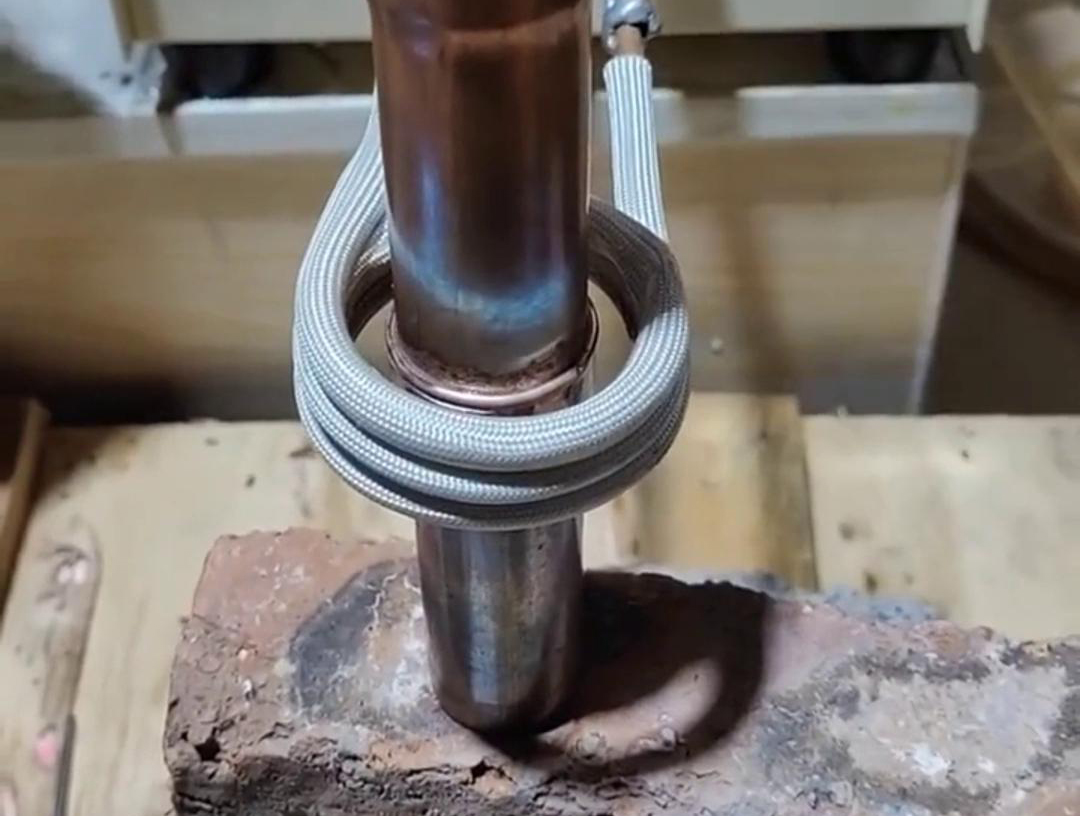 针对22毫米铜管三通接头的焊接，手持式高频焊机具有独特优势(图3)