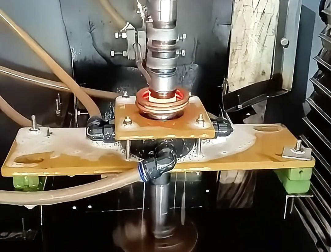 数控淬火机床——齿轮和轴淬火热处理的应用(图1) 数控淬火机床——齿轮和轴淬火热处理的应用(图1)