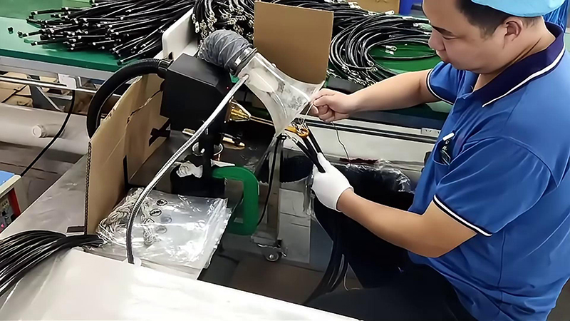 高频焊接机，轻松实现接线端子锡焊，让你的工作更轻松