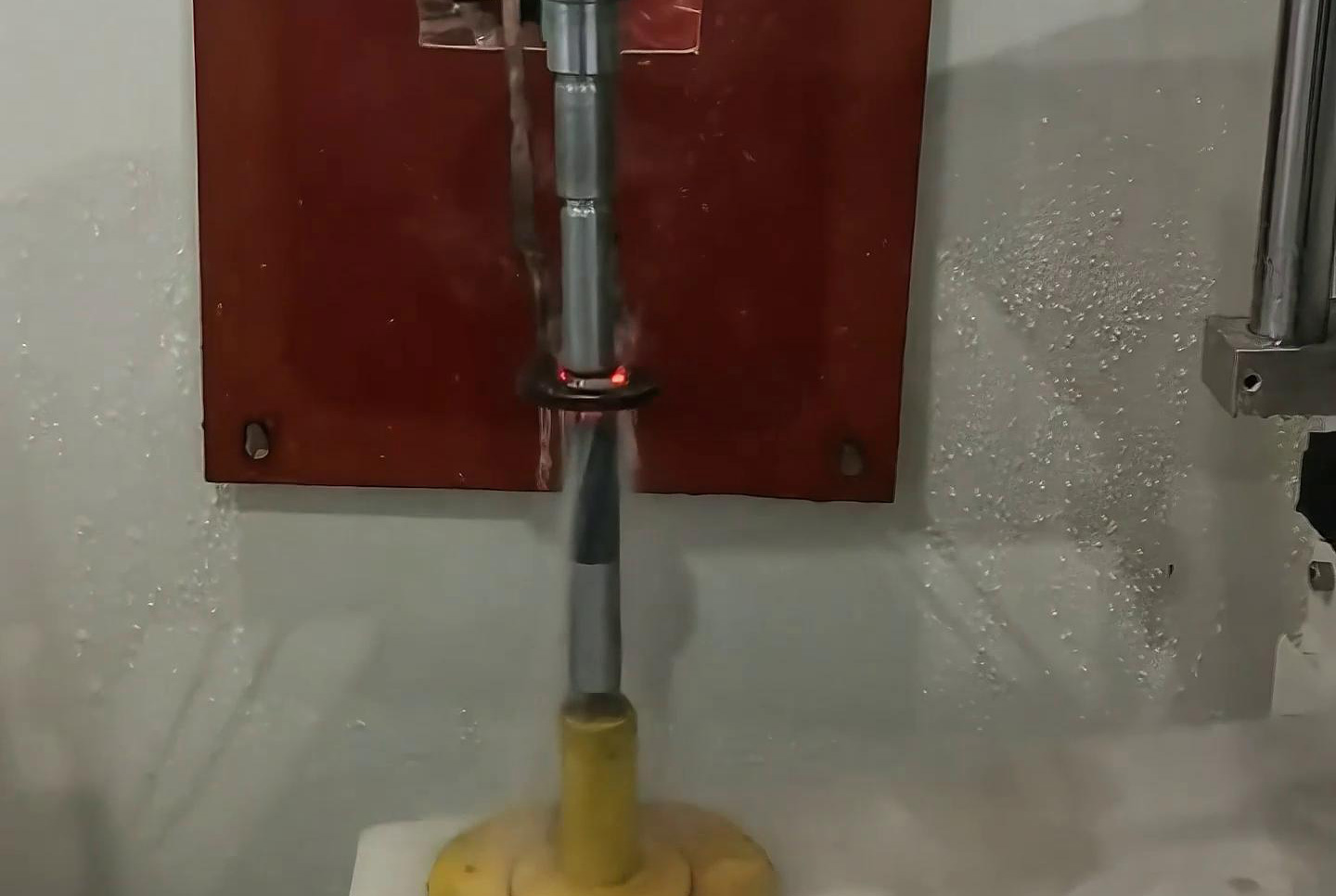 300千瓦超音频淬火机床在长轴淬火热处理中的应用(图3) 300千瓦超音频淬火机床在长轴淬火热处理中的应用(图3)