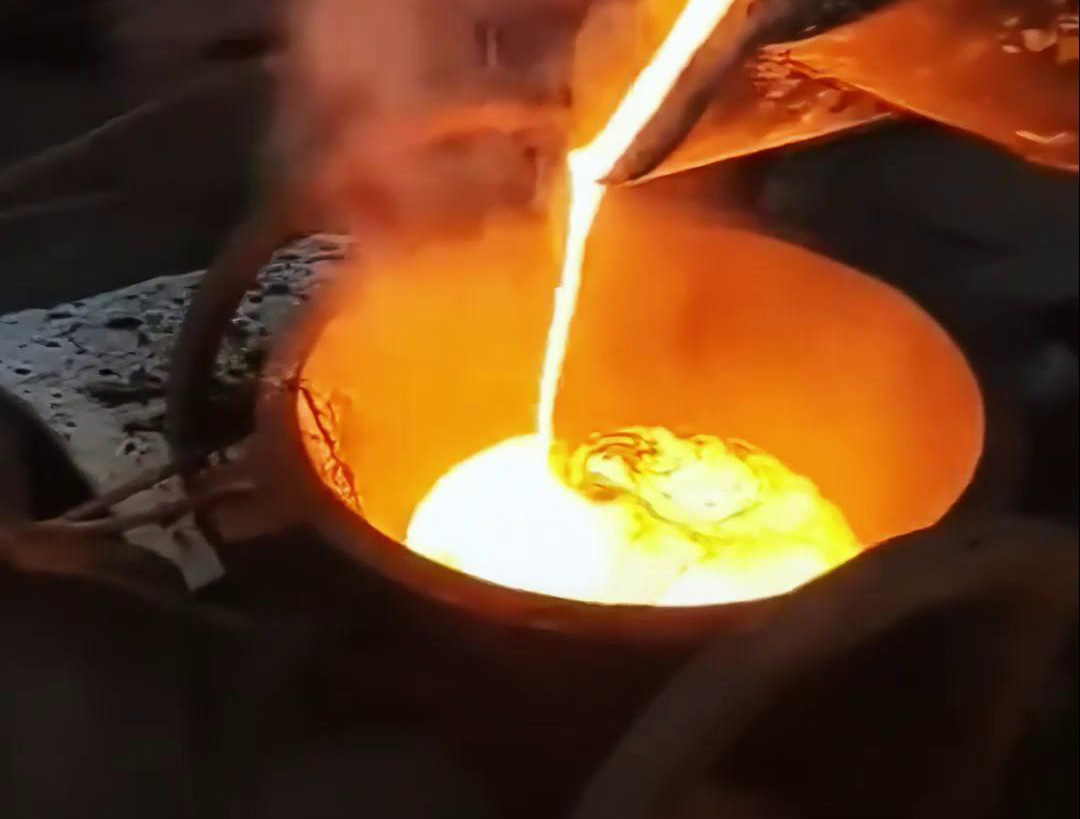 中高频HULUWA葫芦娃下载入口安卓熔炼炉的倒料操作处理和注意事项