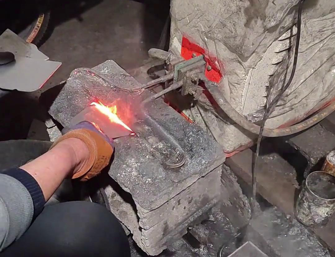 高频HULUWA葫芦娃18禁污网站入口在锄板刃口淬火中的应用