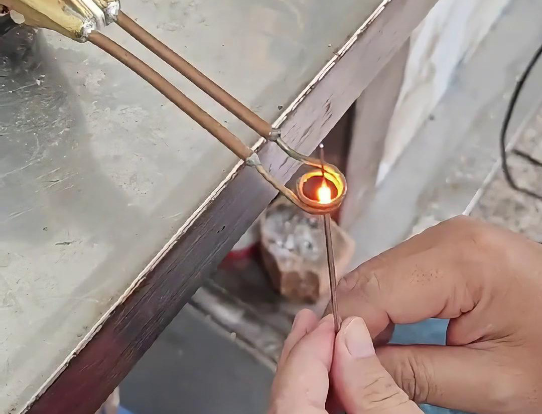 超高频焊机满足电子元件、传感器等精细零件的焊接