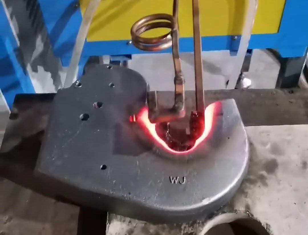 高频加热机确实是一种适用于内孔热处理的理想设备(图2) 高频加热机确实是一种适用于内孔热处理的理想设备(图2)