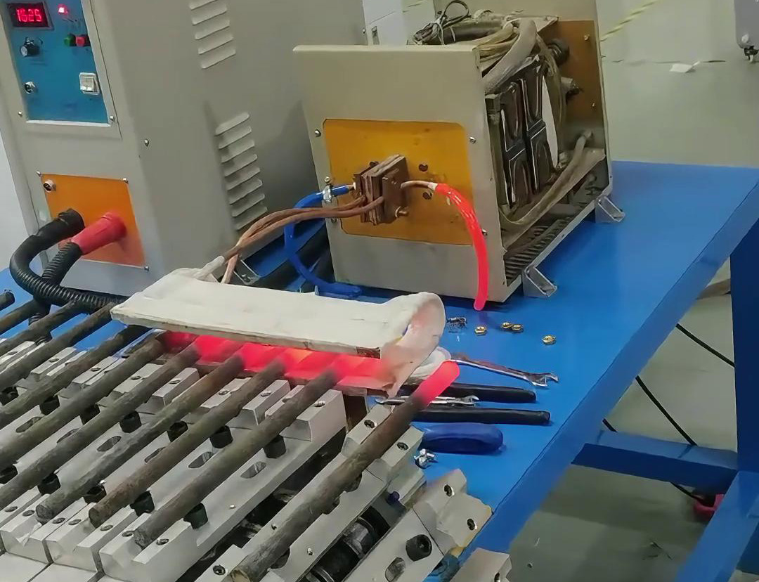 HULUWA葫芦娃下载入口安卓加热设备在同时加热多根棒料方面表现出色(图2) HULUWA葫芦娃下载入口安卓加热设备在同时加热多根棒料方面表现出色(图2)