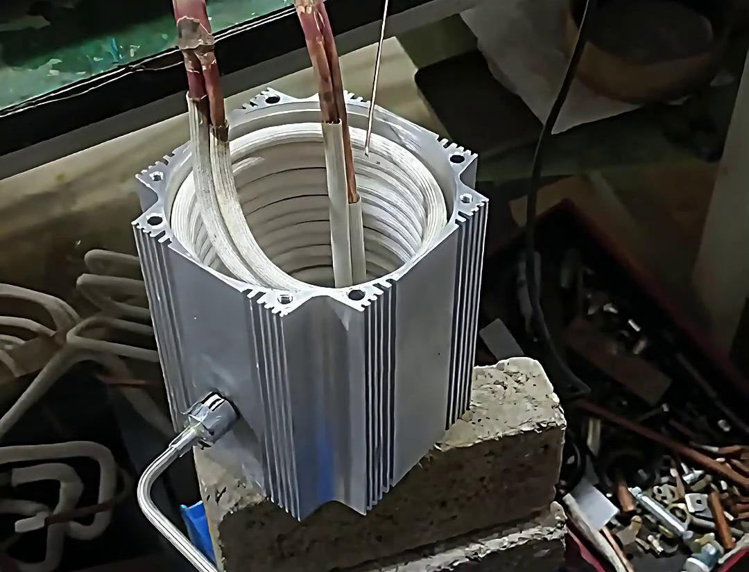 中频HULUWA葫芦娃下载入口安卓加热设备在电机外壳加热热装中的应用(图2) 中频HULUWA葫芦娃下载入口安卓加热设备在电机外壳加热热装中的应用(图2)