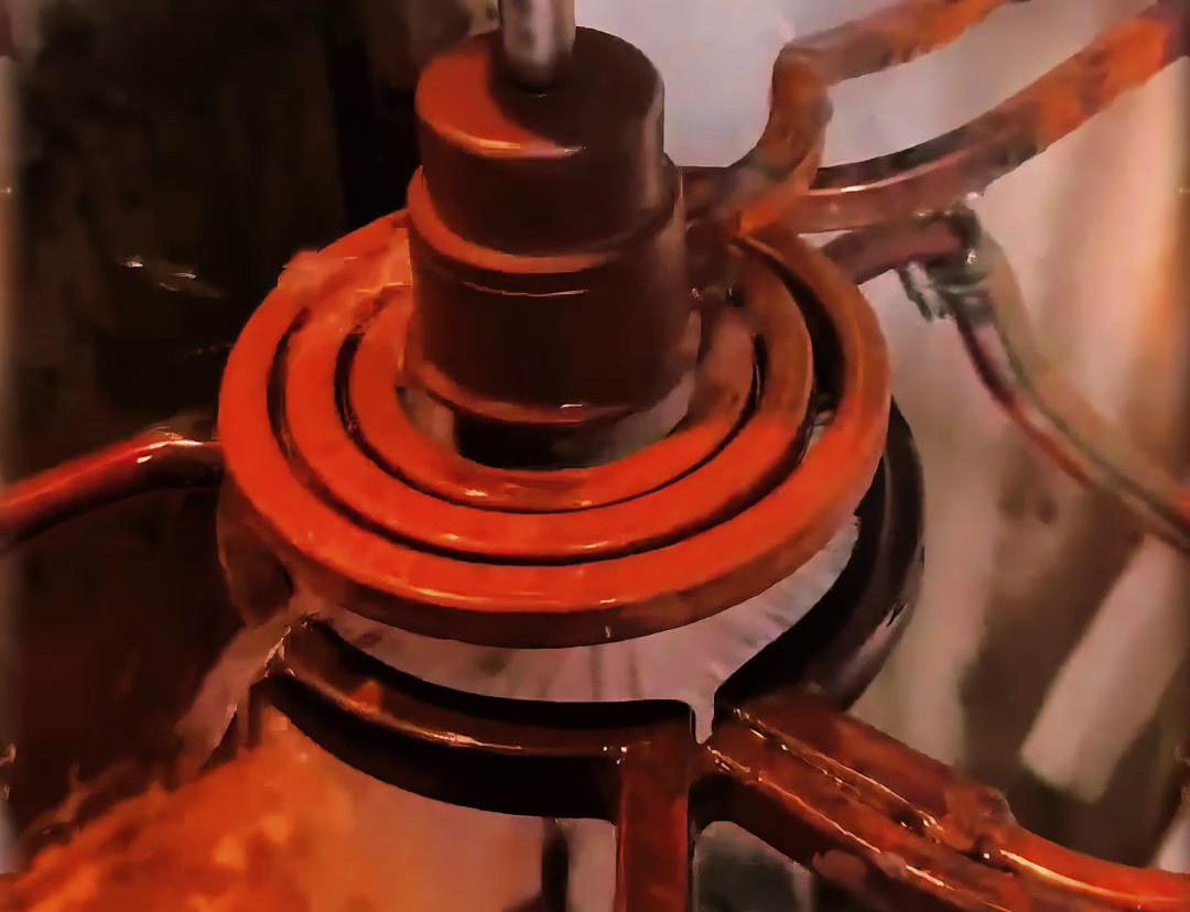 葫芦娃视频污APP下载超高频淬火机：合金小工件在水中淬火热处理的革新力量(图4)