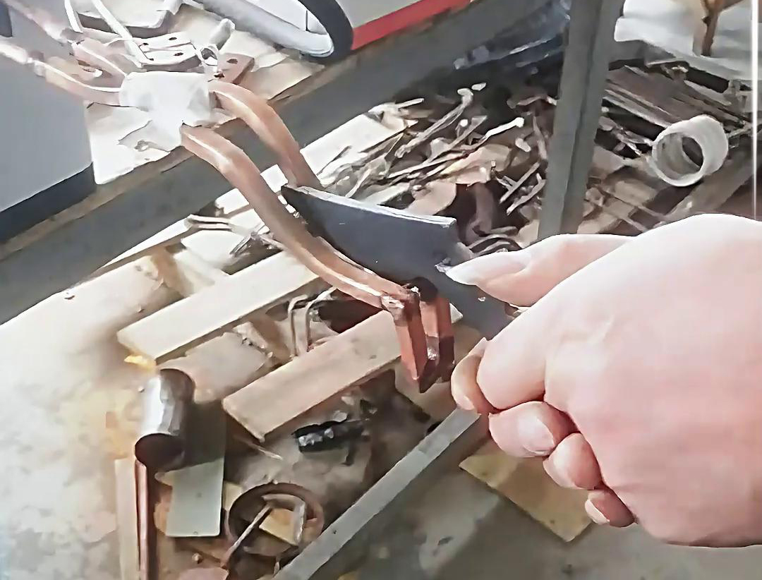 高频淬火机和超高频HULUWA葫芦娃18禁污网站入口在刀具淬火工艺中各有优势