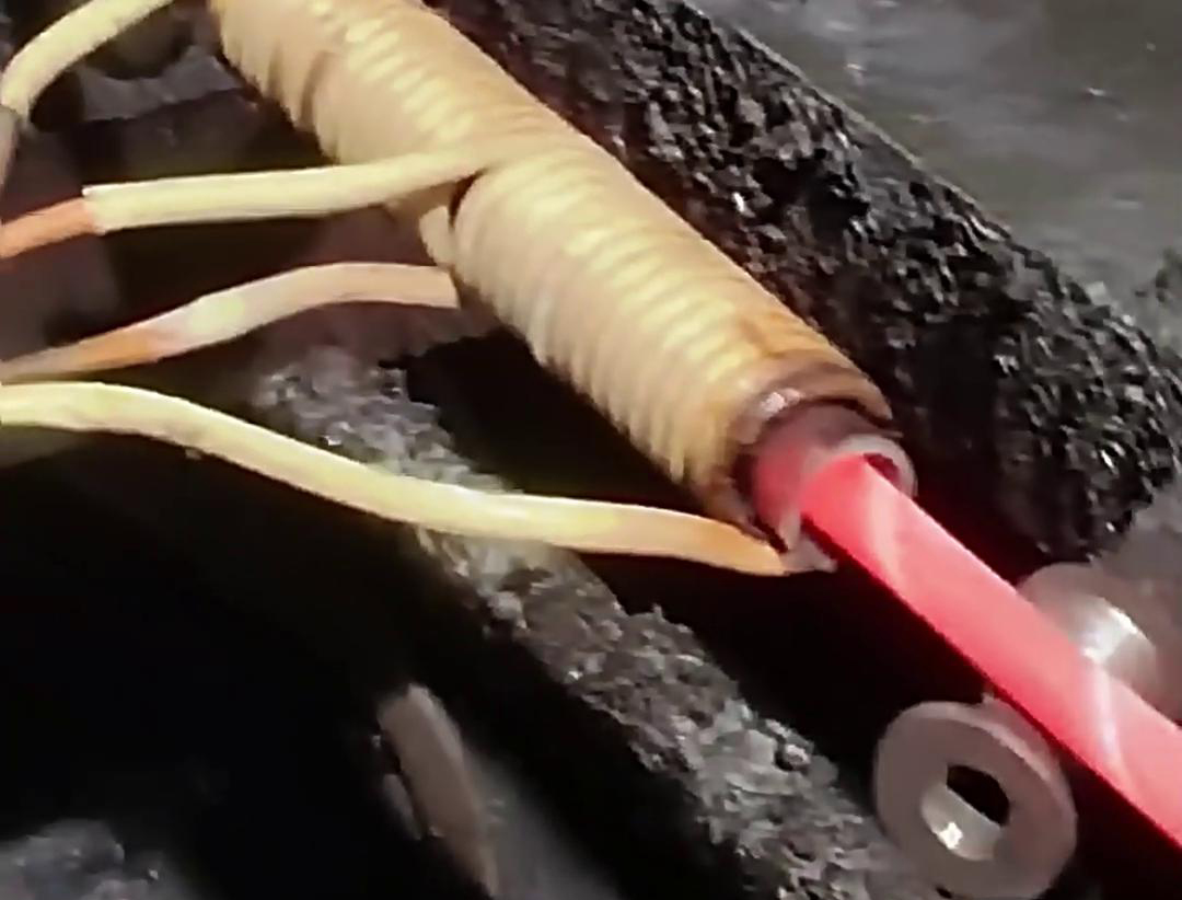 简易高频淬火生产线：直线工件连续淬火的高效方案，速度控温 + 固定功率实现批量处理(图4)