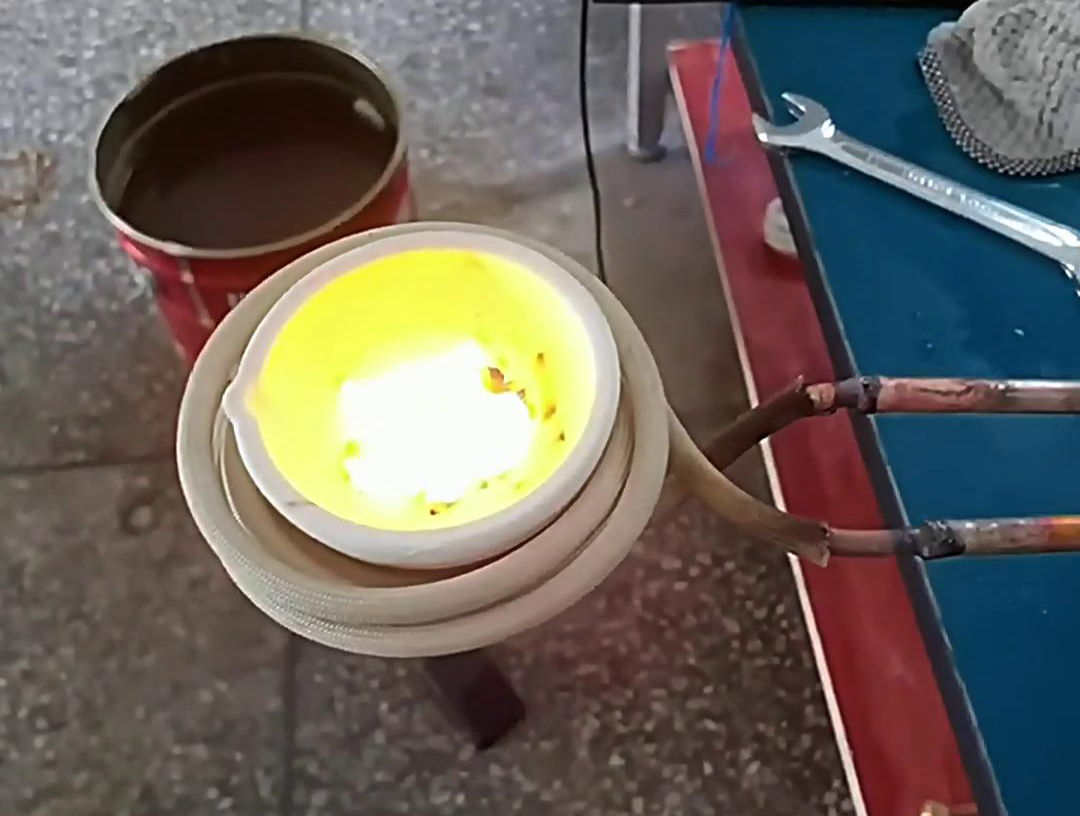 220V 小型贵金属熔炼炉：多场景适用的熔炼小能手