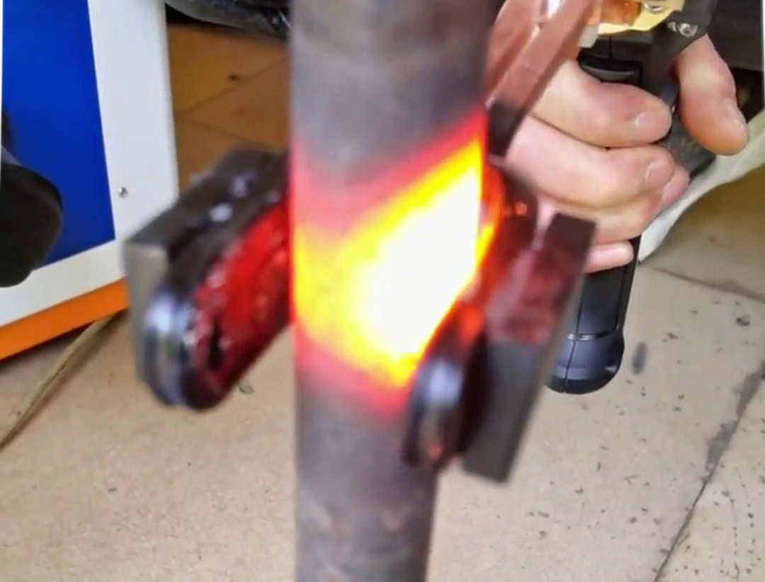 葫芦娃视频污APP下载手持式高频加热机：软链接延长技术突破，高效加热大型工件案例分享(图2)