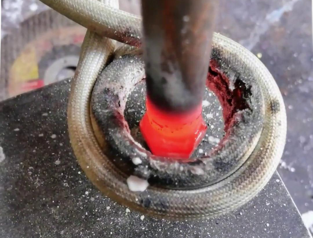 葫芦娃视频污APP下载手持式高频加热机：28mm 铜管弯头热拆的高效解决方案(图3)