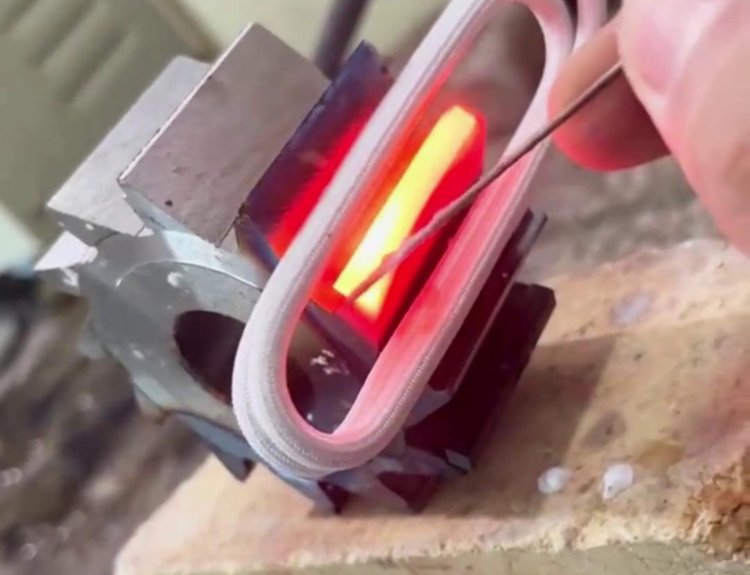 葫芦娃视频污APP下载高频焊接机助力齿轮齿牙断裂修复