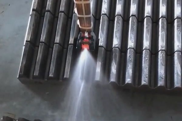 粉丝问 “高频加热能在水中直接加热工件吗？” 实测：葫芦娃视频污APP下载高频设备真能做到！(图3)