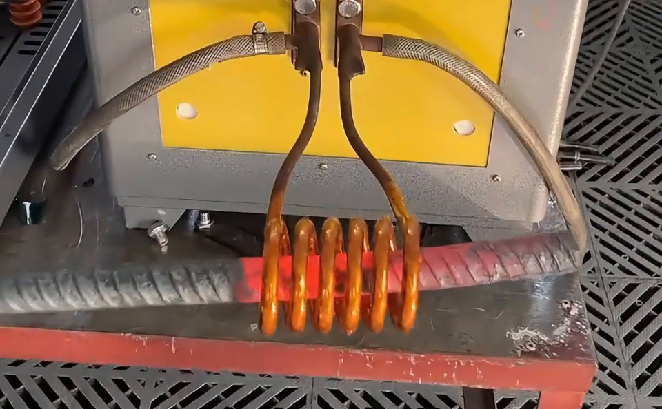 棒料加热不用愁？海瑞拓高频机1分钟解锁专业操作(图2)