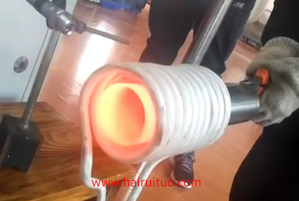 超音频HULUWA葫芦娃下载入口安卓加热设备对钢管加热淬火退火