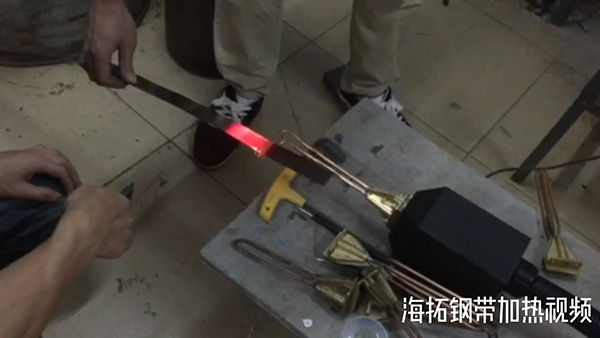 超高频HULUWA葫芦娃下载入口安卓加热设备6KW加热钢带视频