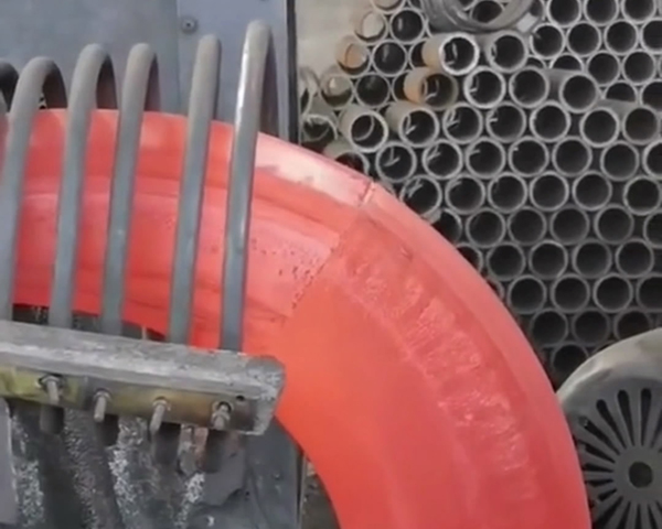 大型中频HULUWA葫芦娃下载入口安卓加热设备对钢管加热退火热弯