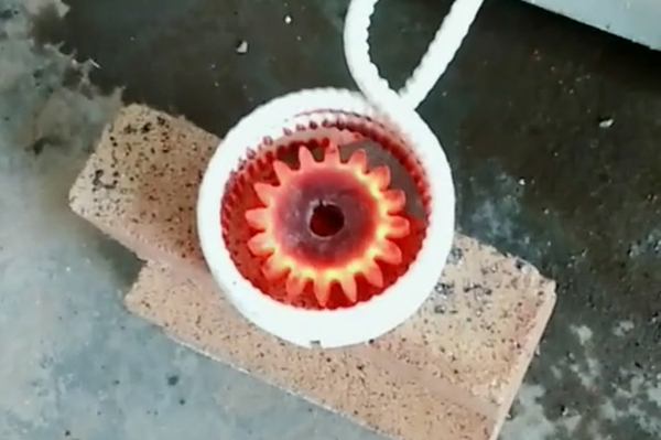 中频HULUWA葫芦娃18禁污网站入口 链轮齿轮淬火机