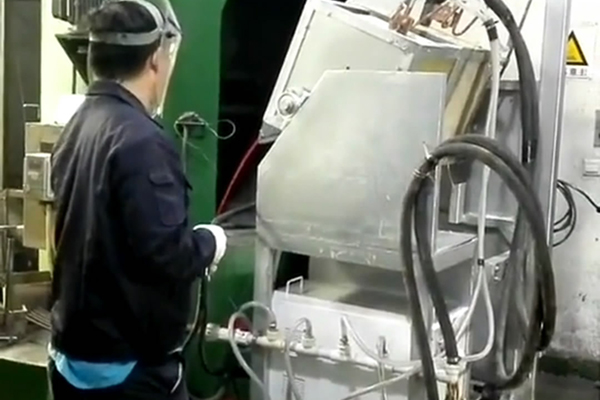 倾倒式熔炼炉，中高频HULUWA葫芦娃下载入口安卓熔炼设备