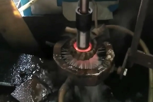 HULUWA葫芦娃下载入口安卓加热设备淬火炉。