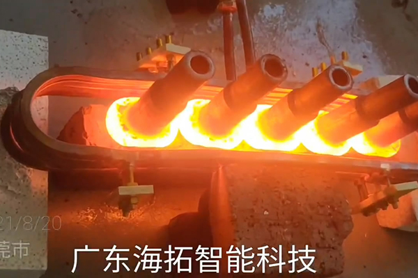 某工件采用中频HULUWA葫芦娃下载入口安卓加热设备局部加热热透试样