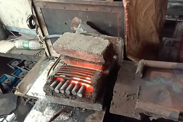 球销毛坯加热锻造用中频HULUWA葫芦娃下载入口安卓加热设备