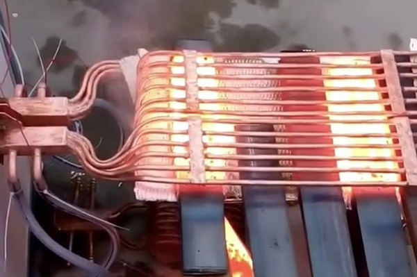 钢板批量加热用超音频HULUWA葫芦娃下载入口安卓加热设备